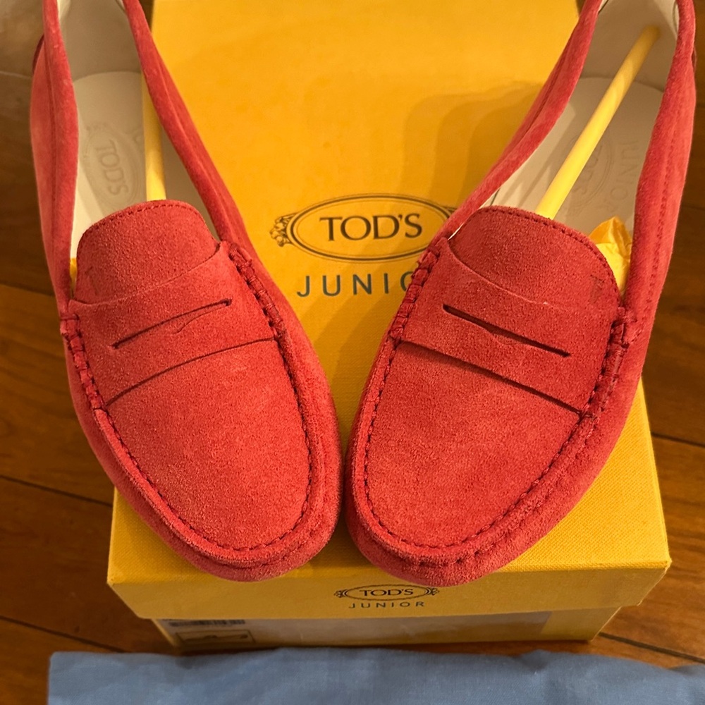 TOD'S Junior Pink Suede Loafers for Kids